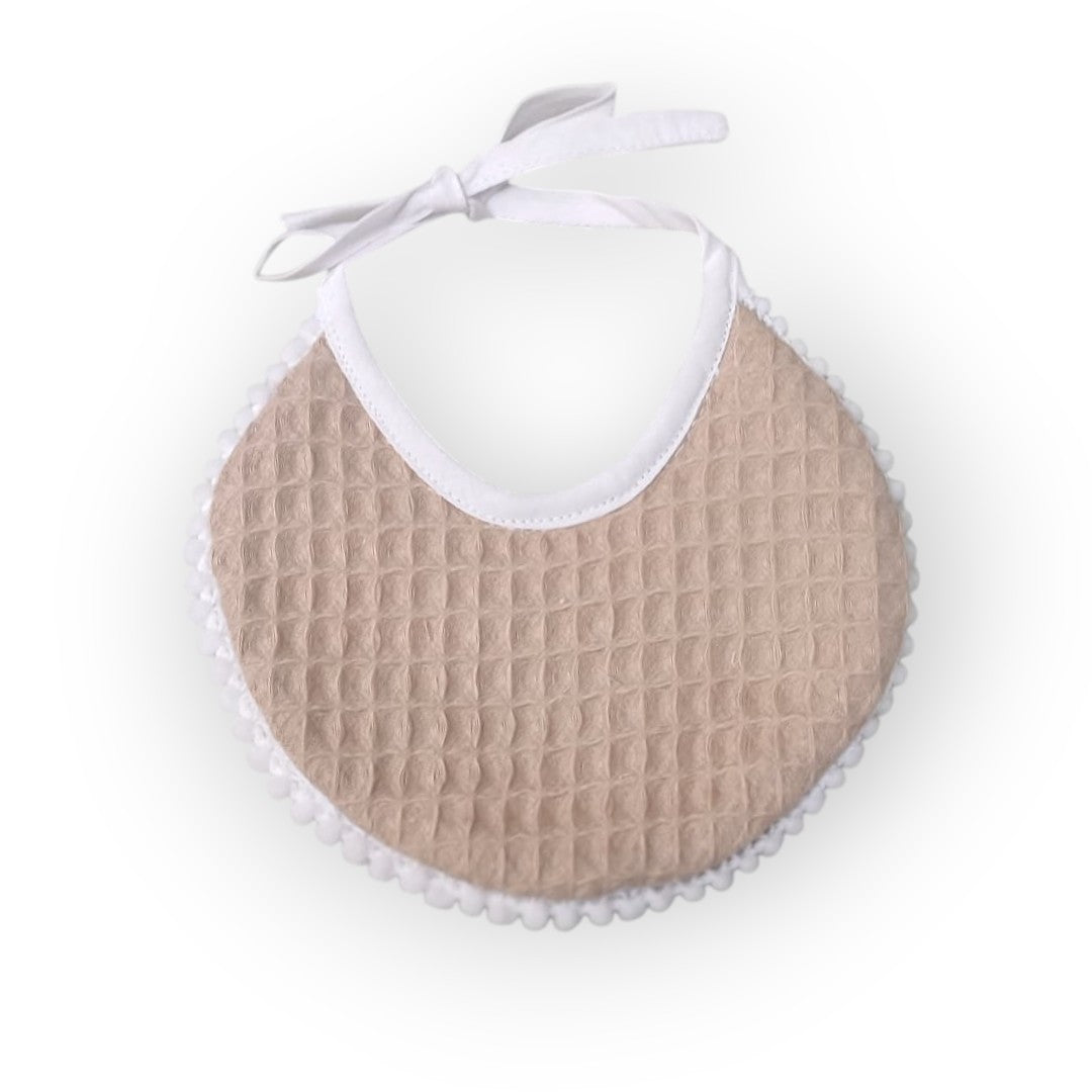 Babero Modelo Volante Bolitas